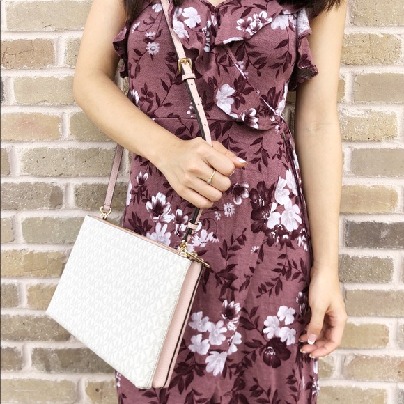 Michael Kors double compartment Large Crossbody - Picture 4 of 8